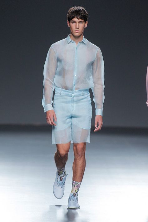 Xevi Fernandez SS17. menswear mnswr mens style mens fashion fashion style xevifernández runway Sheer Mens Fashion, Transparent Menswear, Genderqueer Fashion, Looks Hip Hop, Transparent Clothing, High Fashion Men, Genderless Fashion, Gay Fashion, Catwalk Fashion