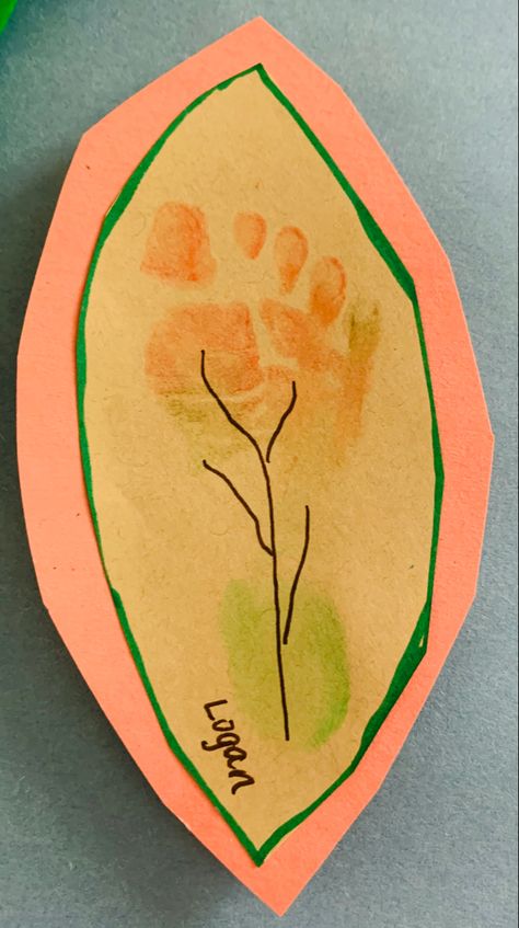 Infant Leaf Activities, Nature Activities For Infants, Thanksgiving Crafts For Infants Daycare, Fall Infant Crafts, Leaf Lesson Plans, Leaf Lessons, Teachers Shirts, Ladybug Room, Infant Crafts