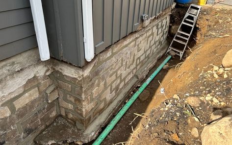 How to Waterproof House Foundations From the Outside House Foundation Covering Ideas, Home Flood Prevention, Foundation Drainage, French Drain System, Leaking Basement, Beam House, Flood Prevention, Window Well Cover, Protect Water