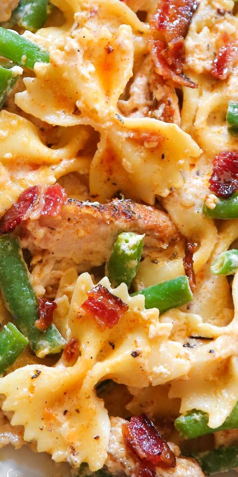 Creamy Chicken Pasta with Green Beans and Bacon in Garlic Parmesan Sauce Chicken Bacon Green Beans, Creamy Garlic Parmesan Chicken Pasta, Green Beans And Bacon, Creamy Garlic Parmesan Chicken, Beans And Bacon, Garlic Parmesan Chicken Pasta, Pasta With Green Beans, Parmesan Chicken Pasta, Chicken Green Beans