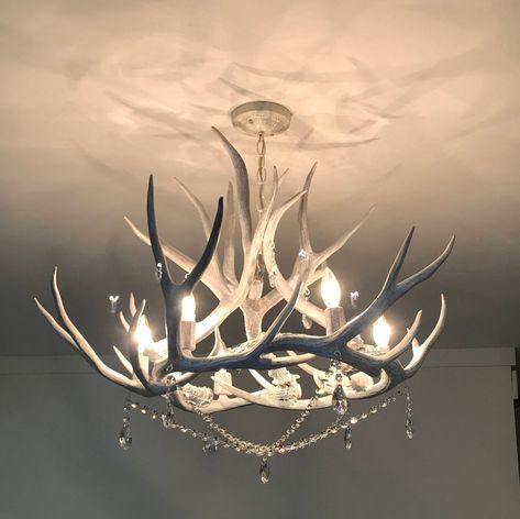 Cashiers Nc, Family Room Inspiration, Country Things, Antler Chandelier, Shed Antlers, Cute N Country, Versatile Style, White Wash, Crystal Pendant