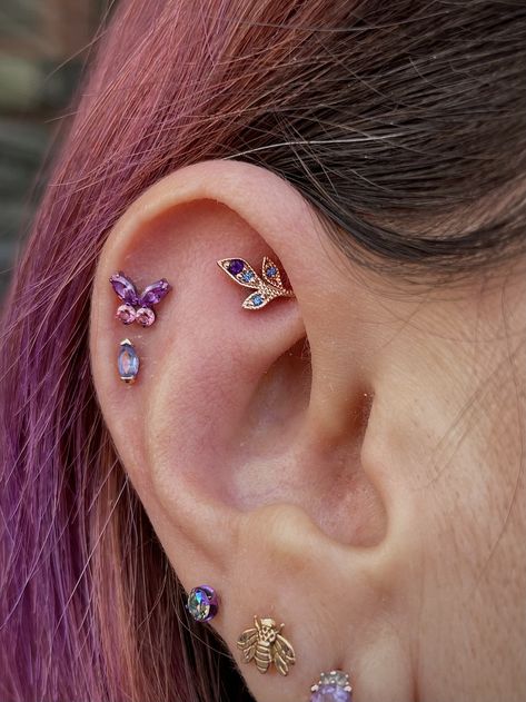 Ear Piercings Pretty, Ear Gauges Aesthetic, Ear Stacks, Ear Curation, Nail Piercing, Cool Ear Piercings, Ear Design, Arm Jewelry, Ring Stack