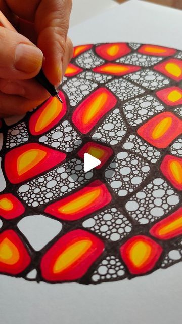 Mandalas, Zentangles, Doodles | Today's drawing ☺, would you try? | Instagram Cool Easy Doodles Ideas, Pen Art Doodle, Mandala Zentangle, Ink Pen Art, Ink Doodles, Zen Doodle Patterns, Easy Doodle, Zentangle Artwork, Zen Tangle