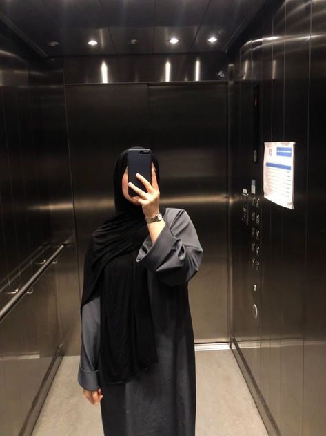 Girl Hijab Aesthetic, Niqab Fashion Style, Black Hijabi Girl, Foodie Aesthetic, Lover Fashion, Fesyen Islam, Estilo Hijab, Recipe Baking, Stile Hijab