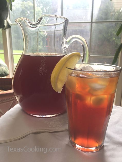 Healthy Iced Tea, Iced Tea Recipes Homemade, Homemade Iced Tea, Water For Health, Making Iced Tea, Peach Ice Tea, British Tea, Iced Tea Recipes, Detox Water