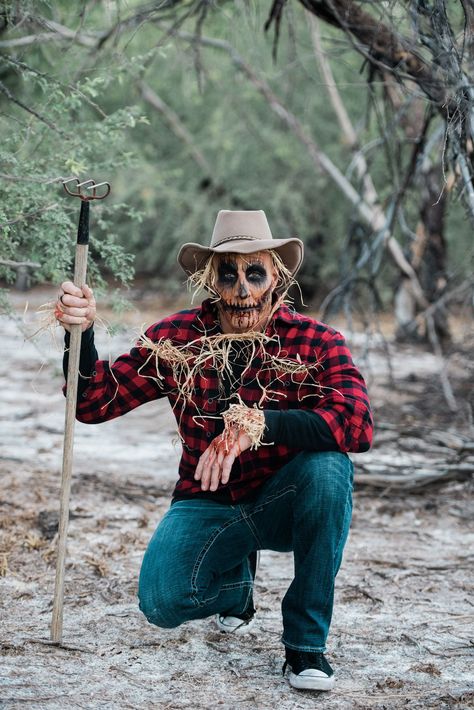 Costume Halloween Homme, Scary Scarecrow Costume, Farmer Halloween, Scarecrow Outfits, All Black Halloween Costume, Diy Scarecrow Costume, Halloween Costumes 2023, Scarecrow Halloween Makeup, Black Dress Halloween Costume