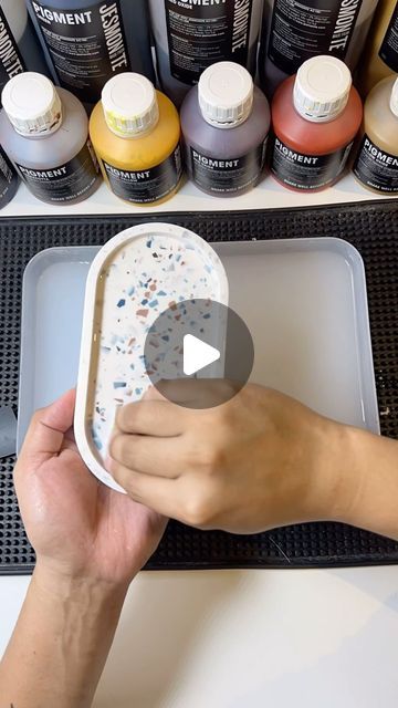 Jesmonite Terrazzo, Art Satisfying, Asmr Video, Marbling, You Know It, Art Home Decor, Art Home, It Takes, Chips