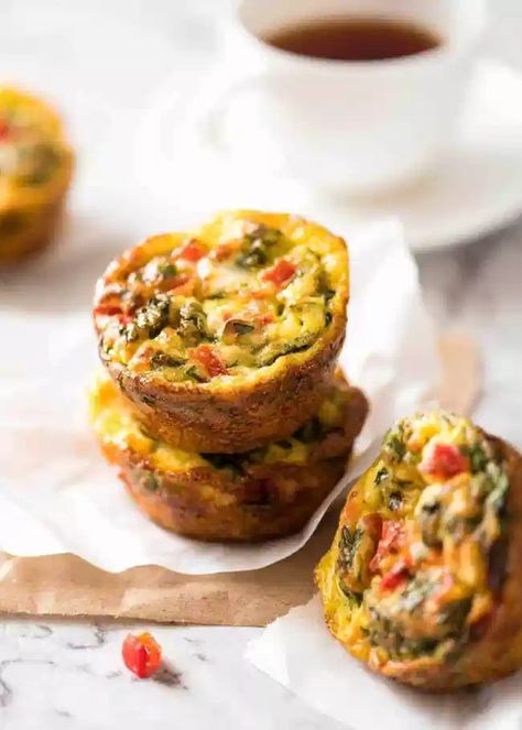 Healthy doesn't have to be bland! These Healthy Egg Muffins are a great grab & go breakfast option. Egg, spinach, feta, cherry tomatoes and bell peppers/capsicum. www.recipetineats.com Frittata Egg Muffins, Healthy Egg Muffins, Egg Muffins Healthy, Egg Spinach, Tin Eats, Healthy Breakfast Meal Prep, Menu Sarapan Sehat, Healthy Egg Breakfast, Coconut Chia Pudding