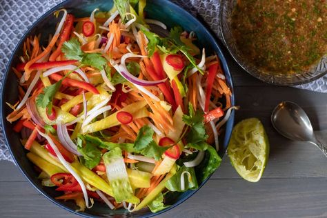 Spicy Thai Mango Salad - Cooking Gorgeous Thai Mango Salad Recipe, Mango Crisp, Mango Thai, Mango Salad Recipe, Thai Mango Salad, Onion Sprouts, Thai Mango, Recipes With Fish Sauce, Thai Salad