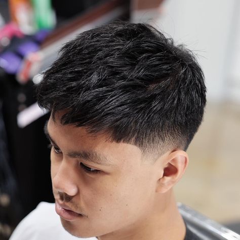 nice 65 Fresh Men's Short Haircuts for Round Faces - Belong to Yourself Check more at http://machohairstyles.com/best-short-haircuts-for-round-faces/ Asian Men Round Face Hairstyles, Haircut For Men Round Face Asian, Haircut For Men Round Face Shape, Short Hairstyles For Men Round Face, Asian Short Hair Oval Face, Short Haircut For Big Face, Short Haircut Men Round Faces, Round Face Shape Men, Short Haircuts For Round Faces Men