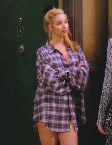 Lisa Kudrow (Phoebe ) Phoebe Buffay Outfits, Estilo Rachel Green, Friends 1994, 1990 Style, Rachel Green Outfits, Friends Scenes, 90s Inspired Outfits, Ross Geller, Friends Cast