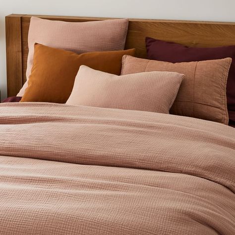 Cozy Duvet Covers, Bed Themes, Utk Dorm, Cinderella Room, Earthy Room, Cozy Bedroom Lighting, Bedroom Vibes, Modern Duvet Covers, Pink Duvet