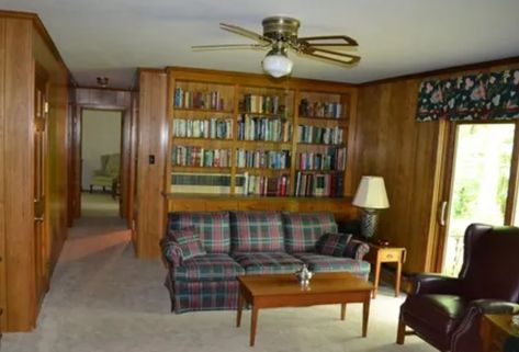 Old Lady House Interior, Old Lady Living Room, Grandma Couch Aesthetic, Old Lady House, Grandma Couch, 70s House Sofa In Floor, Abandoned Living Room, Old Lady, House Ideas