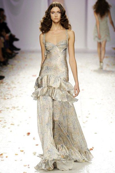 Luisa Beccaria Spring 2009 Ready-to-Wear Collection - Vogue Empire Waist Gown, Night Gown Dress, Muslin Dress, Luisa Beccaria, Fairy Clothes, Nice Style, Looks Style, Dusty Blue, Fashion Sense