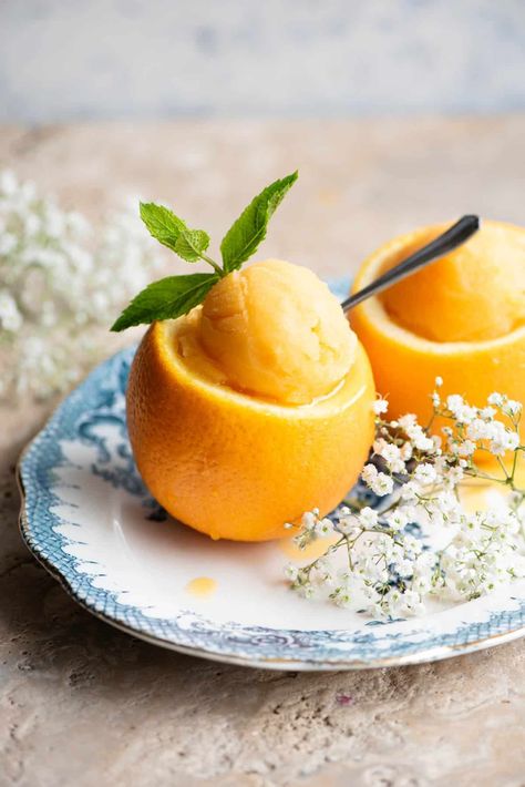 2 Ingredient Orange Sorbet Orange Cups, Orange Sorbet, Sorbet Recipes, Köstliche Desserts, Homemade Ice, Homemade Ice Cream, Cream Recipes, Frozen Desserts, Frozen Treats