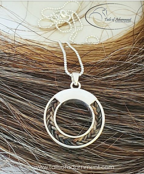 Horse Hair Keepsakes Diy, Hair Keepsake Jewelry, Diy Horse Hair Keepsakes, Horse Memory Ideas, Resin Horse Hair, Horse Memorial Ideas Hair, Horse Hair Necklace, Horse Hair Keepsake Ideas, Horse Hair Memorial Ideas