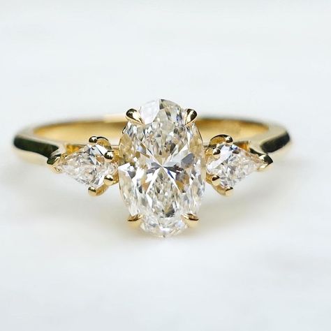 Yellow Gold Moissanite Ring, Oval Cut Diamond Engagement Ring, Oval Moissanite Ring, Three Stone Diamond Ring, Oval Diamond Ring, Art Deco Wedding Rings, Engagement Ring For Her, Moissanite Engagement Ring Solitaire, Engagement Ring Shapes