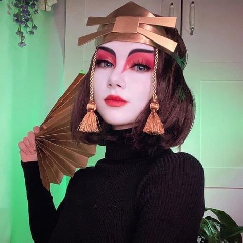 Avatar the last airbender suki makeup Suki Avatar, Teknik Makeup, Kyoshi Warrior, Avatar Cosplay, Avatar Kyoshi, Diy Kostüm, Halloween Costume Outfits, Cosplay Characters, Amazing Cosplay