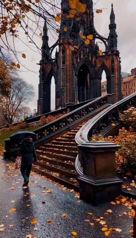 Scotland Wallpaper, Scotland Aesthetic, Scott Monument, Edinburgh Travel, Edinburgh City, Autumn Colours, Dark Academia Aesthetic, Fall Travel, Edinburgh Scotland