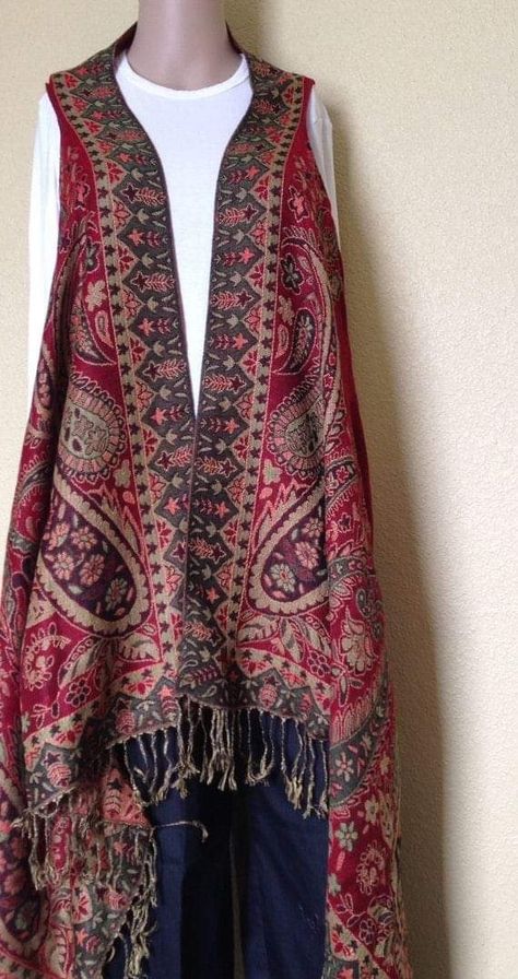 Paisley Shawl, Lagenlook Style, Salwar Kamiz, Batik Fashion, Boho Jacket, Red Paisley, Altering Clothes, Indian Designer Outfits, Pashmina Shawl