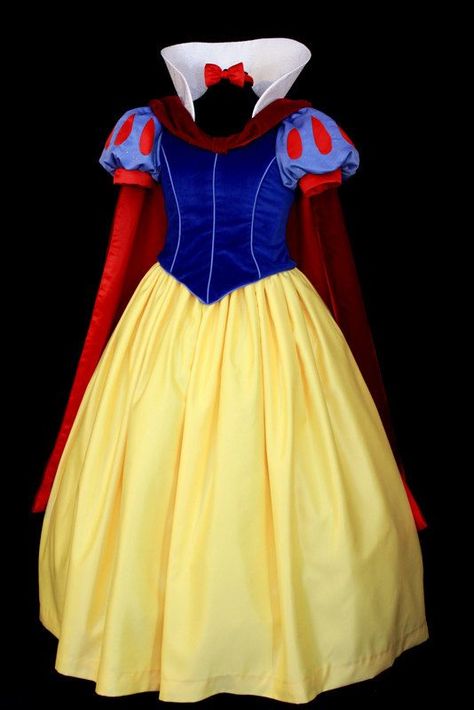 A closer look at what The Disney version of Snow White's costume looks like.  Note the cape around the neck, because that is featured in some pictures with Snow White at the parks. Snow White Costume Kids, Snow White Cosplay, Snow White Birthday Party, Snow White Dresses, Snow White Costume, Costume Disney, Snow White Birthday, Snow White Party, White Costumes