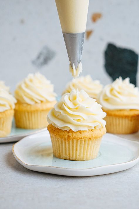 Almond Buttercream Frosting Recipe Almond Extract Frosting, Almond Icing Recipe, Almond Buttercream Frosting Recipe, Almond Buttercream Frosting, Cooked Frosting, Almond Frosting, Almond Buttercream, Icing Recipes, Cake Storage