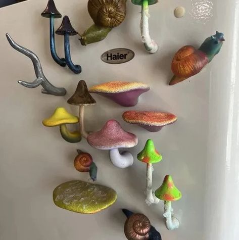 Clay Magnet Ideas, Sunflower Paper Craft, Sunflower Paper, Magnet Ideas, Mushroom Garden, Mushroom Crafts, Clay Magnets, Air Dry Clay Projects, Clay Diy Projects