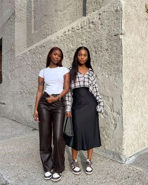 Womens Smart Casual Outfits Summer, Cute Long Skirt Outfits Black Women, Fall Style 2023 Black Women, Summer Business Casual Black Women, Brunch With Friends Aesthetic Outfit, Corporate Outfits For School, Modest Fashion Mid Size, Modesty Outfits Black Women, Sara Jakes Roberts Outfits