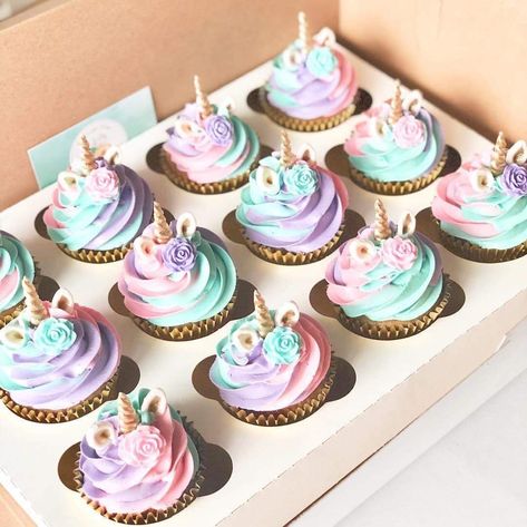 Cupcakes Unicorn Birthday, Simple Unicorn Cupcakes, Unicorn Mini Cupcakes, Pastel Unicorn Cupcakes, Unicorn Birthday Party Cupcakes, Unicorn Birthday Party Cookies, Unicorn Mermaid Cupcakes, Unicorn Rainbow Cupcakes, Unicorn Cake With Cupcakes