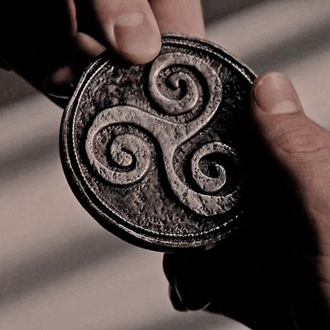 Dorian Aesthetic, Celtic Myth, Werewolf Aesthetic, Of Monsters And Men, Pagan Wedding, Teen Wolf Mtv, Arthur Pendragon, Fire Book, Allison Argent