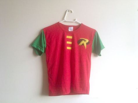 . Robin Superhero, Robin Suit, Robin Costume, Superhero Shirt, Diy For Men, Batman And Robin, T Shirt Diy, Mens Costumes, Couples Costumes