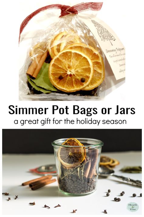 This combo of spices and dried fruit makes a wonderful stovetop potpourri that you can use at home or bag up for gift giving. Poupori Diy, Diy Stovetop Potpourri, Stovetop Potpourri Gift, Potpourri Diy, Potpourri Recipe, Fall Potpourri, Holiday Potpourri, Potpourri Bag, Potpourri Stovetop