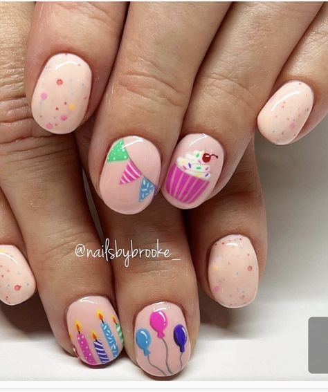 Cupcake Nail Art, 31 Birthday, 21st Birthday Nails, Birthday Nail Art, Birthday Nail Designs, Birthday Nail, Confetti Nails, Nail Color Trends, Cute Gel Nails