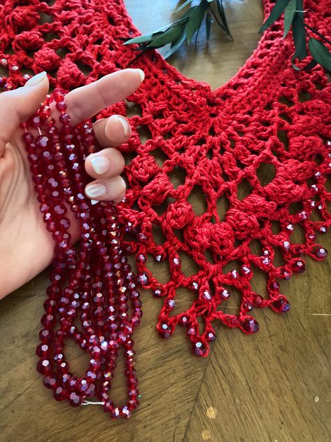 Crochet Tanks, Top Rojo, Outfits Latina, Crochet Outfits, Stitches Crochet, شال كروشيه, Crochet Ladies Tops, Crochet Wedding, Beaded Crochet