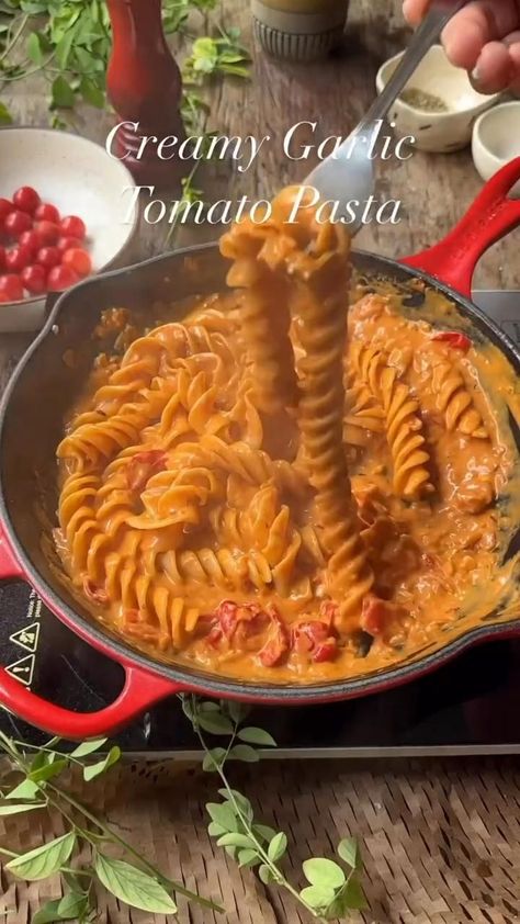 DescriptionExperience pasta perfection with our Creamy Garlic Tomato Pasta—a delightful blend of velvety creamsun-kissed tomatoesand aromatic garlicElevate your dinner with this quick and easy gourmet delightPastaMagic 🍝✨CookingMagic RecipeRhapsody FlavorFiesta KitchenChronicles TastyCreations SavorTheFlavor CulinaryCraft EpicureanEats GourmetGlee DishDelights HomeChefHero TasteSensation CookbookAdventure FlavorfulFusion KitchenInspire Pasta Recipe No Cream, At Home Pasta Recipes, Creamy Garlic Tomato Pasta, The Best Pasta Sauce, Cream Pasta Aesthetic, Yummy Pasta Recipes For Dinner, Pasta Rosa Recipe, Creamy Red Sauce Pasta Recipes, Pasta Recipes With Cherry Tomatoes