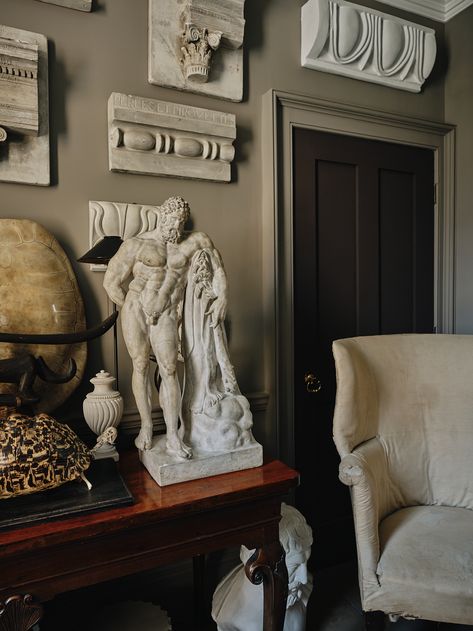 Neoclassical House, Ivory Tower, Gustavian Furniture, Georgian Townhouse, White Couches, Traditional Interior Design, Apartment Aesthetic, Ancient Egyptian Art, Accent Wall Decor