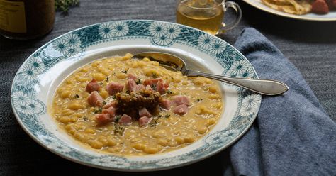 Swedish yellow pea soup Yellow Pea Soup Recipe, Yellow Pea Soup, Supper Meals, Swedish Cuisine, Nordic Food, Finnish Recipes, Swedish Food, Swedish Traditions, Veggie Juice