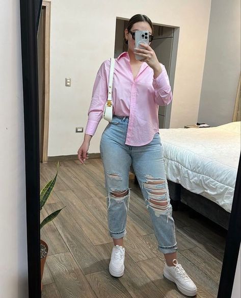 Pink Casual Outfit, Easter Ootd, Casual Oufits, Outfits Con Jeans, Mode Zara, Stylish Summer Outfits, Clothing Trends, Shirts Long Sleeve, Casual Day Outfits