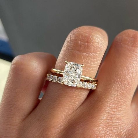 2 CT Elongated Cushion Cut Colorless Moissanite Engagement Ring, Ring Sets, Solitaire Ring, Cushion Cut Wedding Ring, 14K Yellow Gold Ring All Stone: Lab Diamond/Moissanite Main Stone Shape: Elongated Cushion Cut Main Stone Weight: 2.00 CT (Approx) Band Stone: Lab Diamond/Moissanite ✶ Customized your desired jewelry with us ✶  ● SaffronJewel happily accepts customized or personalized orders from our customers. ● We can make jewelry in 10K, 14K, 18K Gold. ● We can make it in 925 Sterling Silver. Cushion Engagement Ring Gold, Cushion Cut Engagement Ring Gold, Cushion Cut Wedding Ring, Rectangle Engagement Rings, Elongated Cushion Cut Engagement Ring, Cushion Cut Wedding Rings, Elongated Cushion Cut, Ring Cuts, Cute Engagement Rings