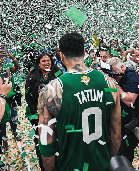 Boston Celtics Aesthetic, Jayson Tatum Aesthetic, Lakers Vs Celtics, Basketball Drip, Jason Tatum, Basketball Drawings, Best Nba Players, Celtic Pride, I Love Basketball