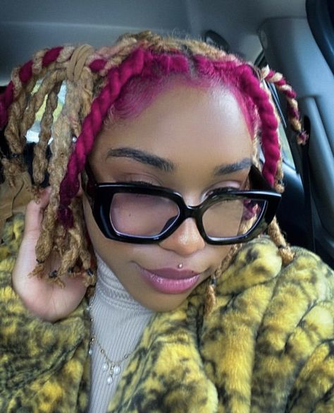 Brown And Pink Locs Black Women, Magenta Locs, Box Braid Hairstyles Ideas, Half Dyed Locs, Natural Locs Hairstyles, Locs Pink, Loc Style Ideas, Brown Hair With Pink Highlights, Locs Colors