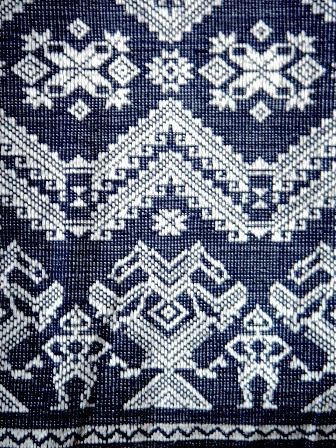 Philippine Textile 036 | Flickr - Photo Sharing! Philippine Textile, Multi Cultural Art, Ethnic Print Pattern, Philippines Fashion, Filipino Tattoos, Filipino Style, Philippine Art, Philippines Culture, Filipino Culture