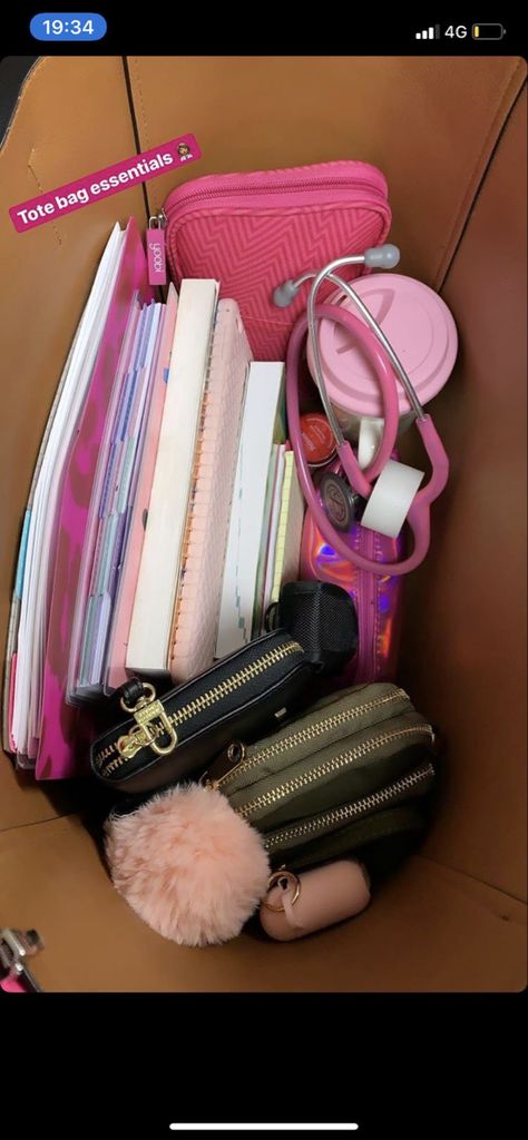 Nurse Work Bag, Nurse Barbie, Nursing School Inspiration, Nursing Goals, Nursing Motivation, Nursing School Essential, Nursing School Motivation, Medical School Life, Nurse Inspiration