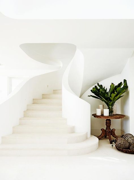 White stone staircase from Sydney home Designed by Lisa Rothner. Photograph: Anson Smart / Belle April 2015. Foyer Decorating, Coastal Living Rooms, Casa Exterior, Interior Stairs, Stairway To Heaven, Living Wall, Staircase Design, Stairs Design, Office Inspiration