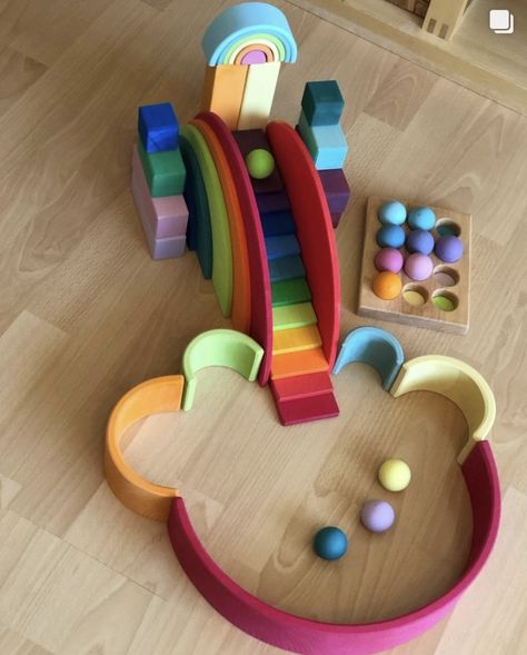 Grimm Rainbow Ideas, Wooden Rainbow Ideas, Grimms Ball Run Ideas, Grimms Rainbow Ideas, Young Toddler Activities, Waldorf Playroom, Wood Toys Diy, Grimm's Toys, Grimms Rainbow