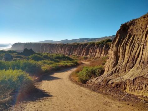 San Onofre Beach, San Clemente Beach, San Onofre, Locals Only, California Camping, The Sound Of Waves, Another Planet, Gorgeous Scenery, So Cal