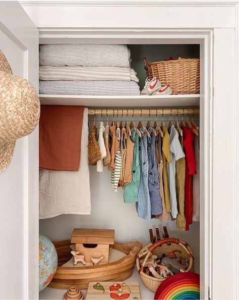 Kids Closet Storage, Minimalist Kids Room, Kids Rooms Inspo, Kids Room Inspiration, Kid Closet, Big Boy Room, Nursery Inspiration, Baby Boy Rooms, Toddler Room