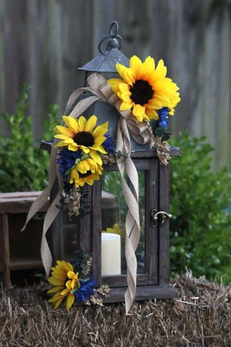 Rustic Sunflower Lantern-Home Decor / http://www.himisspuff.com/country-sunflower-wedding-ideas/10/ Sunflower Lantern, Sunflower Wedding Centerpieces, Lantern Wedding, Rustic Sunflower Wedding, Sunflower Centerpieces, Blue Centerpieces, Lantern Centerpieces, Rustic Wedding Centerpieces, Sunflower Decor