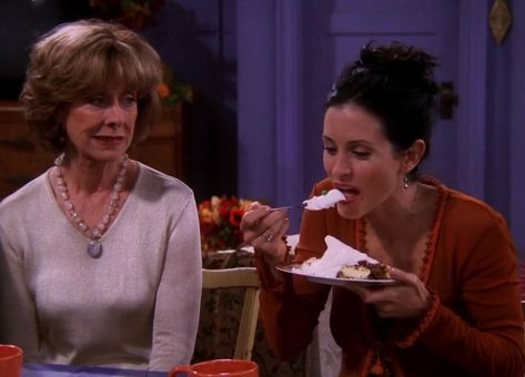 FRIENDS 1999 (S6 E9) Monica and Judy Geller (co-star Christina Pickles). Monica Geller Turkey Head, I Know Monica Geller, Monica Geller 7 Zones, Sara Michelle Gellar And Freddie, Monica And Rachel Friendship, Christina Pickles, Matt Leblanc, David Schwimmer, Friends Season