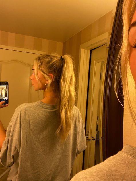 #hair #pony #hairstyles Loose Ponytail Hairstyles Casual, Mid Rise Ponytail, Messy Up Hairstyles, Mid Pony Hairstyles, Curled Hair In Ponytail, Thick High Ponytail, Hair Curled Ponytail, Hair Up Looks, Wavy Hair Ponytail Messy